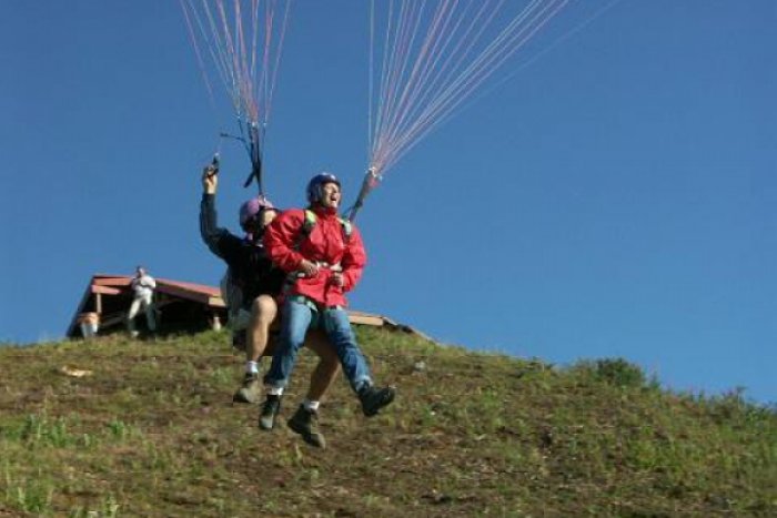 Ilustračný obrázok k článku Podujatie plné adrenalínu: Paraglidisti uzatvoria nebo nad Nitrou